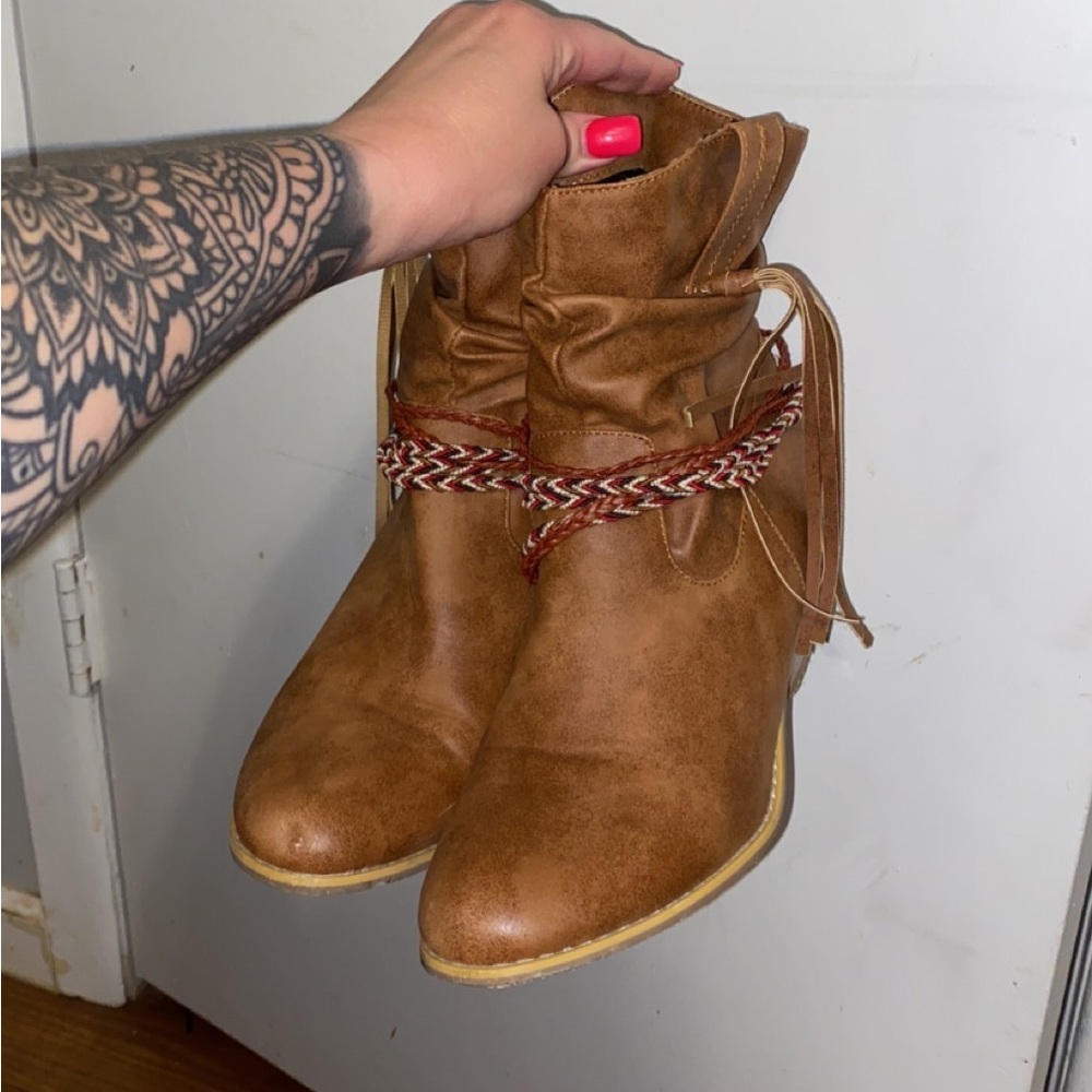 Boots size 7.5